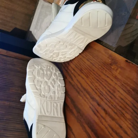 Kurt Geiger - Picture 7 of 8